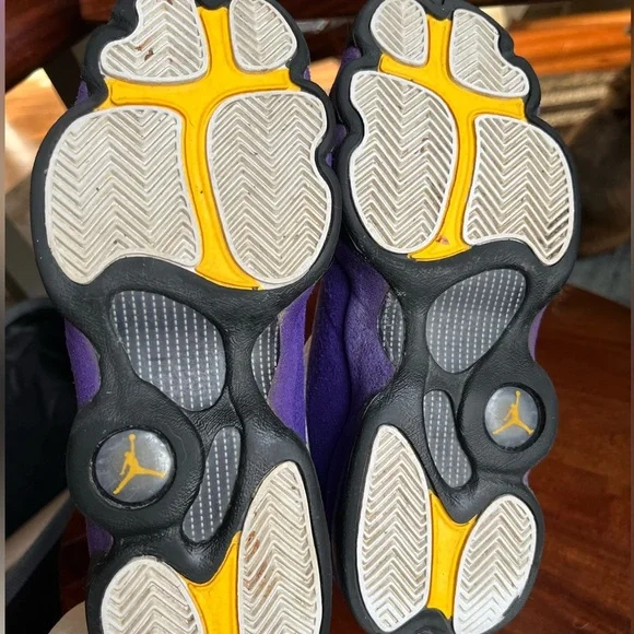 Girls Nike White Purple Black Jordan 13 Basketball Shoes - Picture 9 of 11